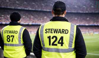 Paghe basse, lunghe trasferte, situazioni pericolose, poca tutela: � il difficile lavoro degli steward